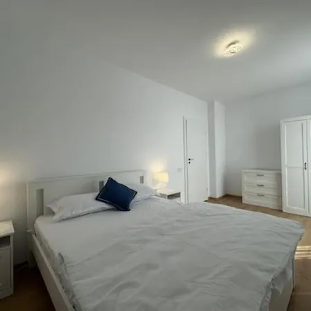 Joy Vivalia 7b-25 * Timişoara